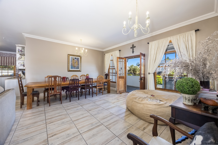5 Bedroom Property for Sale in Graanendal Western Cape